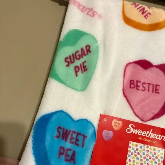 Sweethearts Conversation Candy Hearts Valentine’s Day White Colorful Blanket NWT - Picture 7 of 8